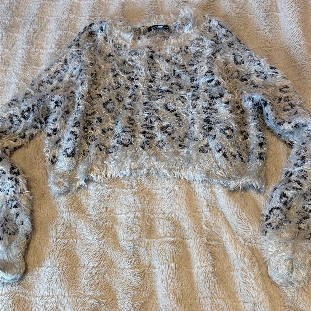 Kendall & Kylie Fuzzy Gray Leopard Sweater